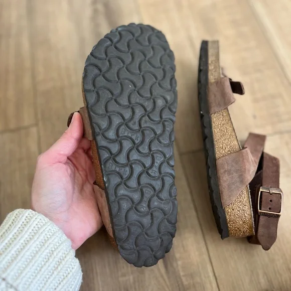 Birkenstock Yara Oiled Leather Sandal - Picture 8 of 10